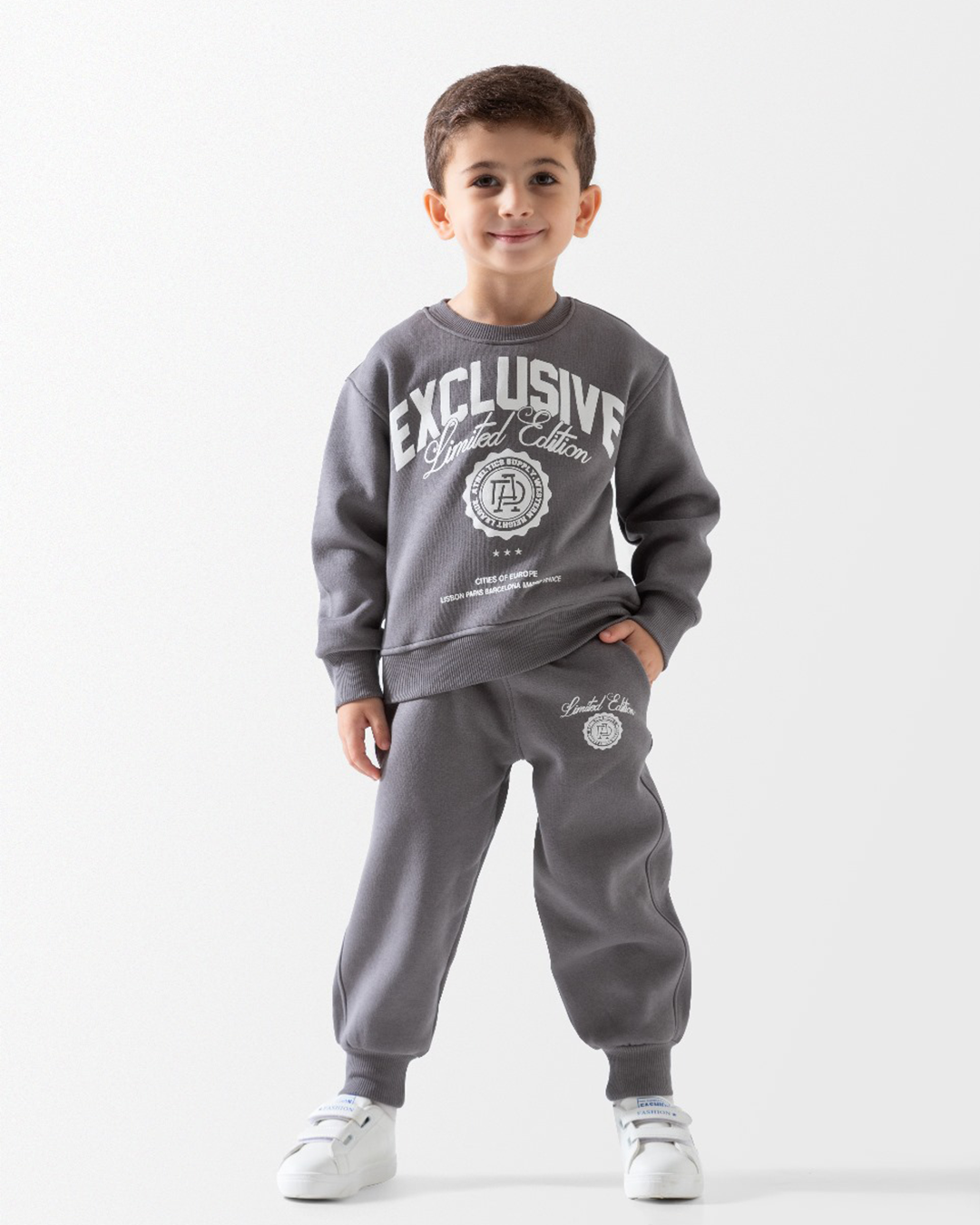EXLUCIVE Boys' Pajamas Medium