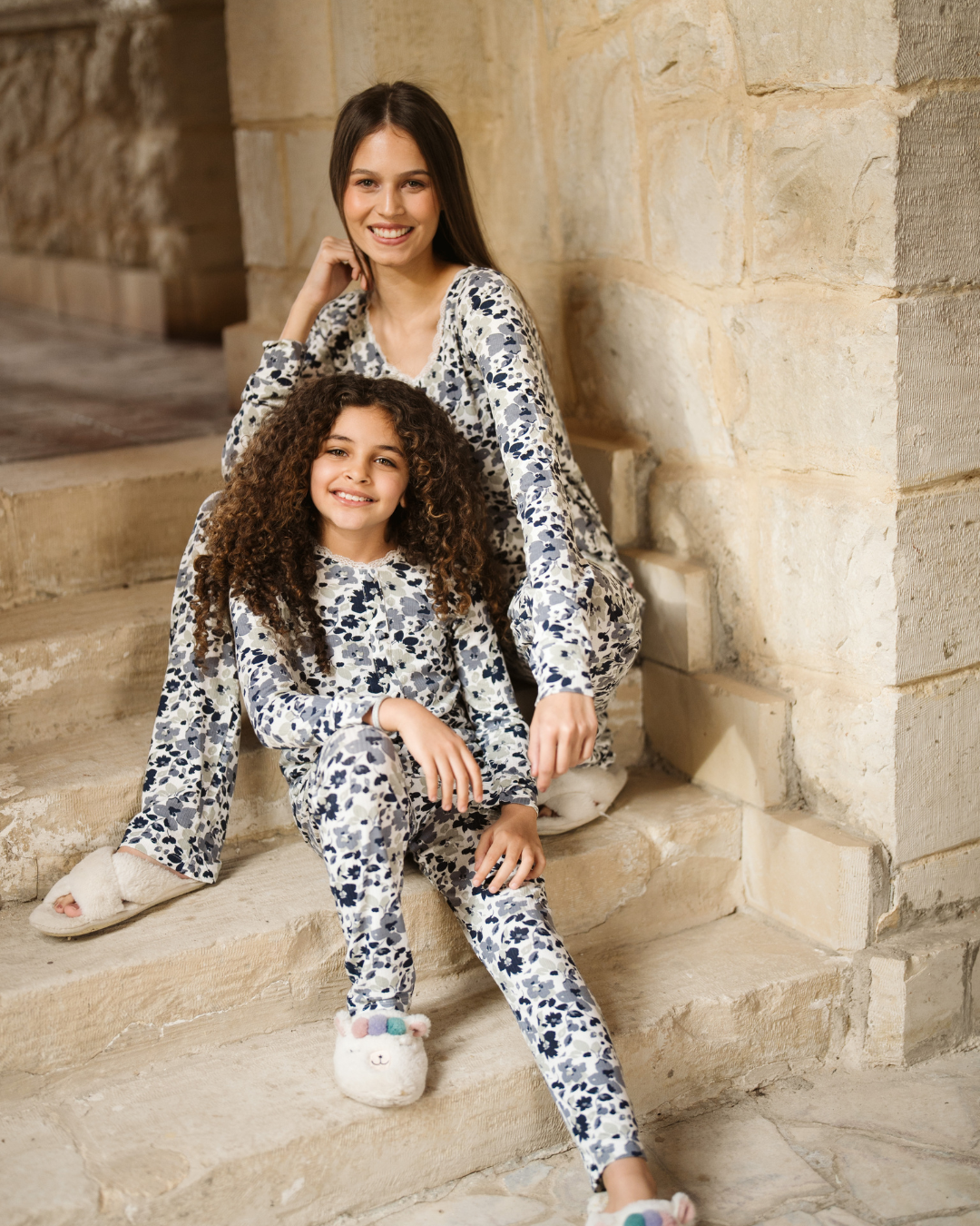 Big Blue Flowers بيجاما بناتي كًم طويل بدانتل