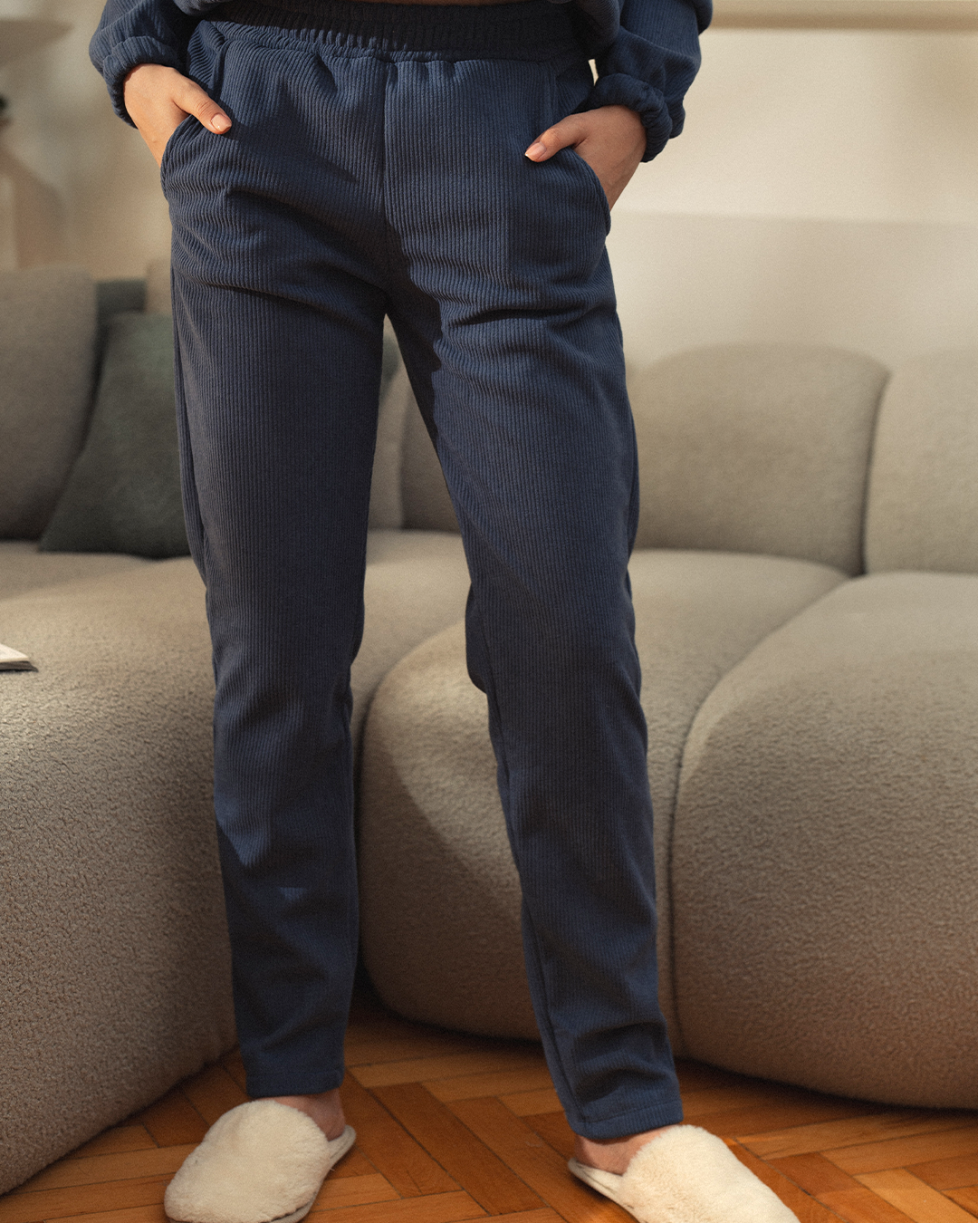 بنطلون حريمي قطيفة مضلعة