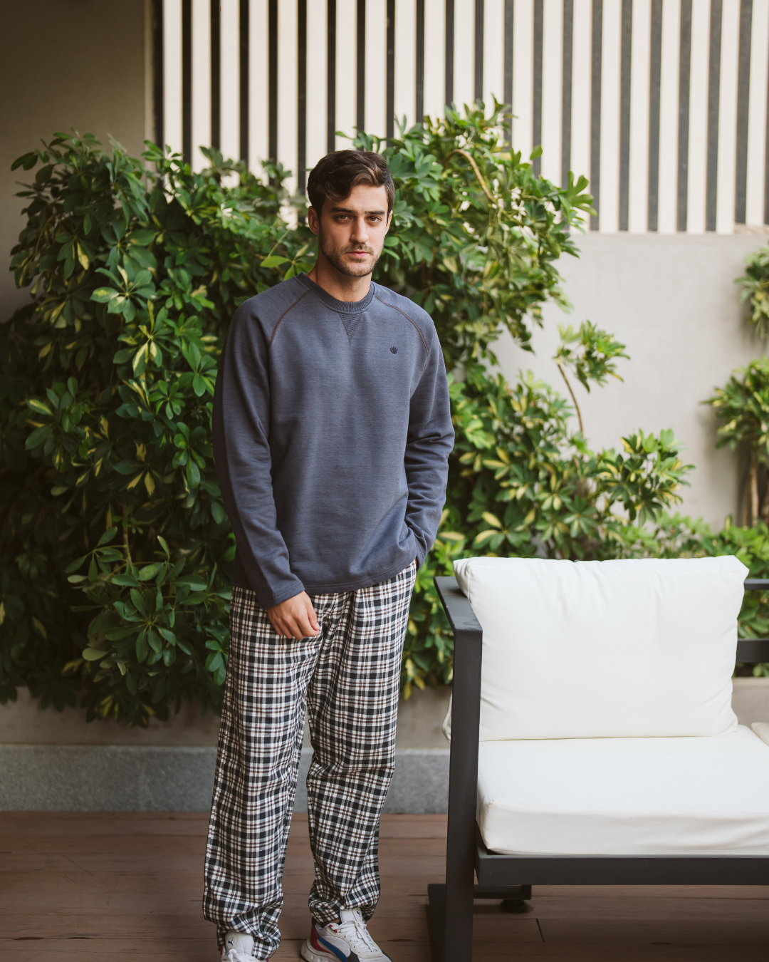 بيجاما رجالى سادة  نسيج كاروه سويت شيرت سادة كم طويل رجلان برش مع رقبة روند وقصة صدر