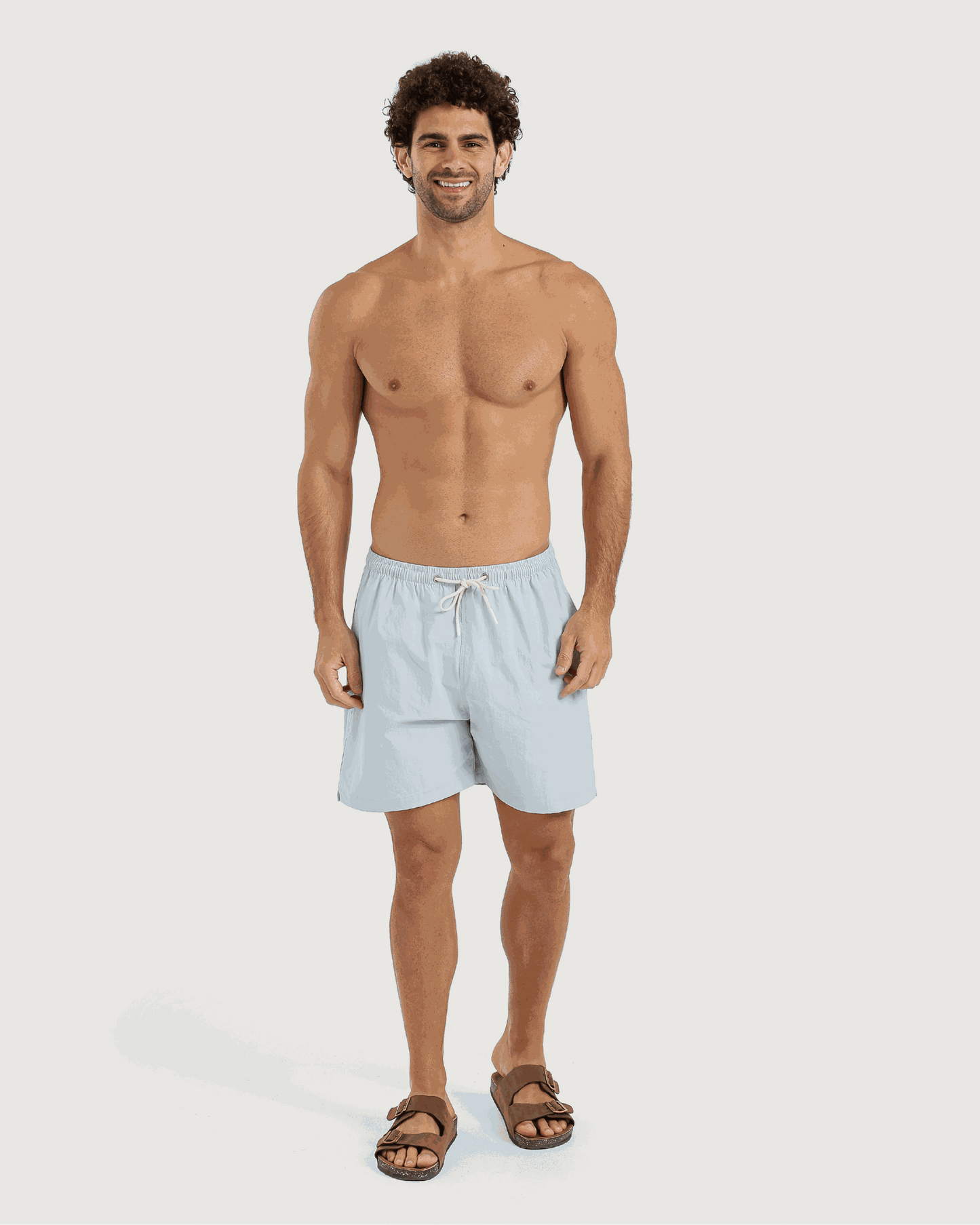 مايوه رجالي بألوان صيفية