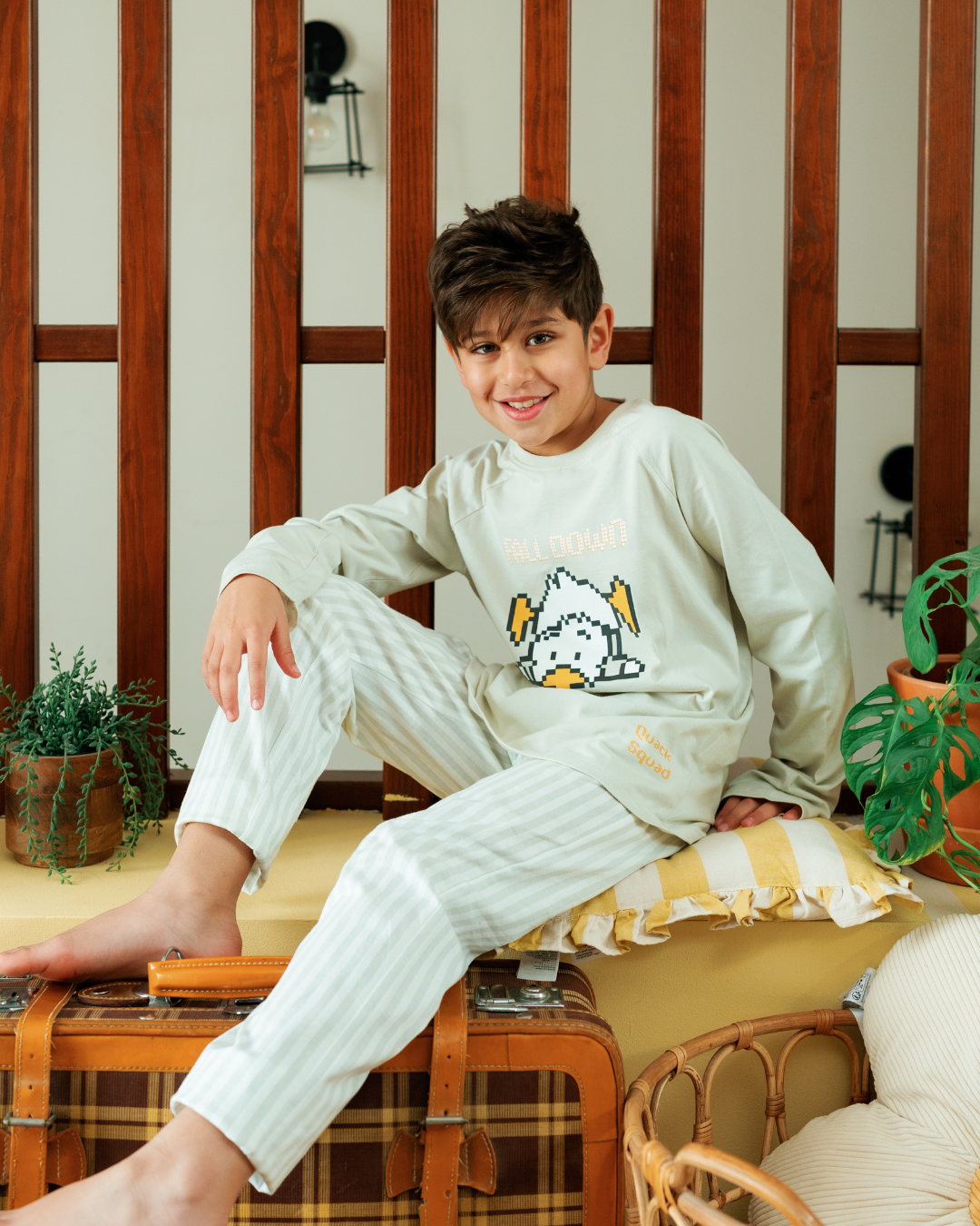 Junior boys' long-sleeve pajama with striped pants