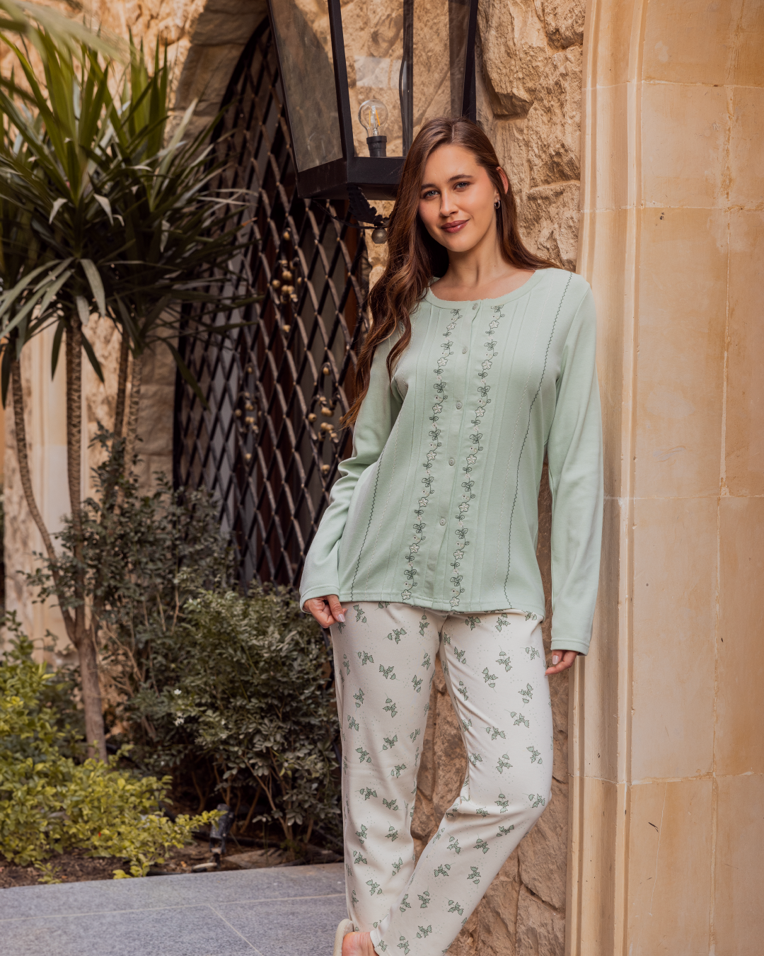 بيجامه حريمي فتح ازرار كم طويل بنطلون طويل تطريز وطباعة ورد