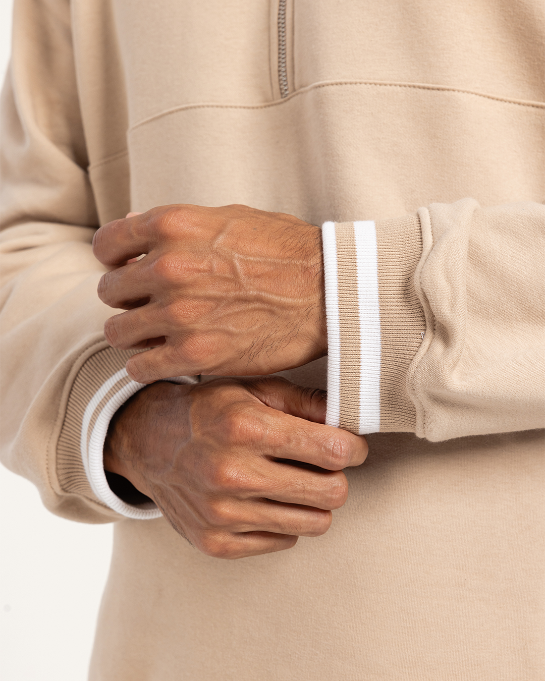 بيجاما رجالى بكم و قصه عند الصدر