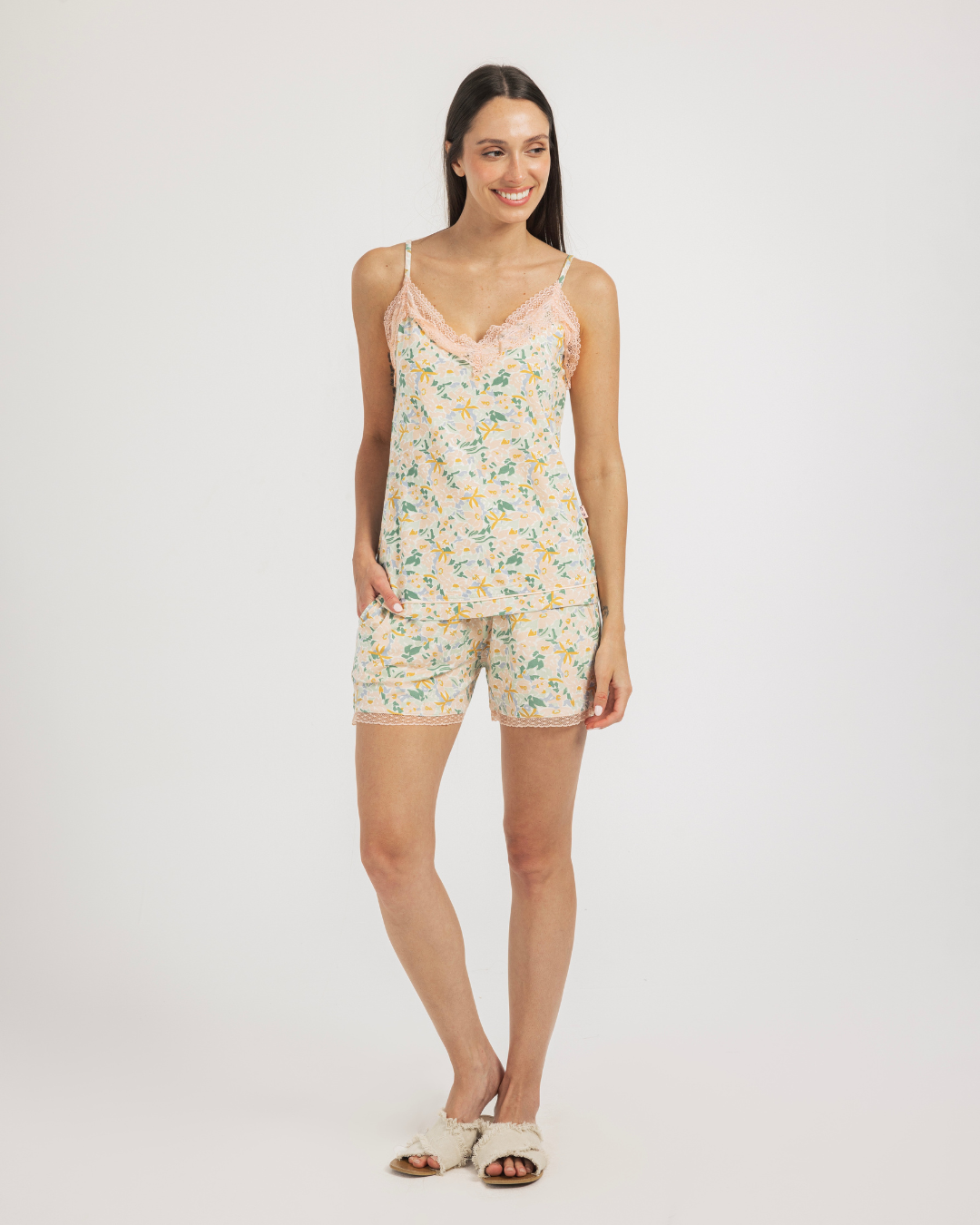 بيجاما شورت فيسكوز ليكرا توب حماله و دانتيل ورود متداخله