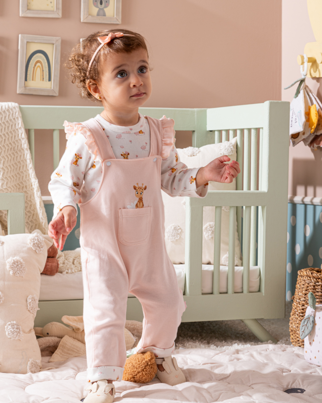 Girraffe Baby Printed Romper and Sleeveless T-Shirt