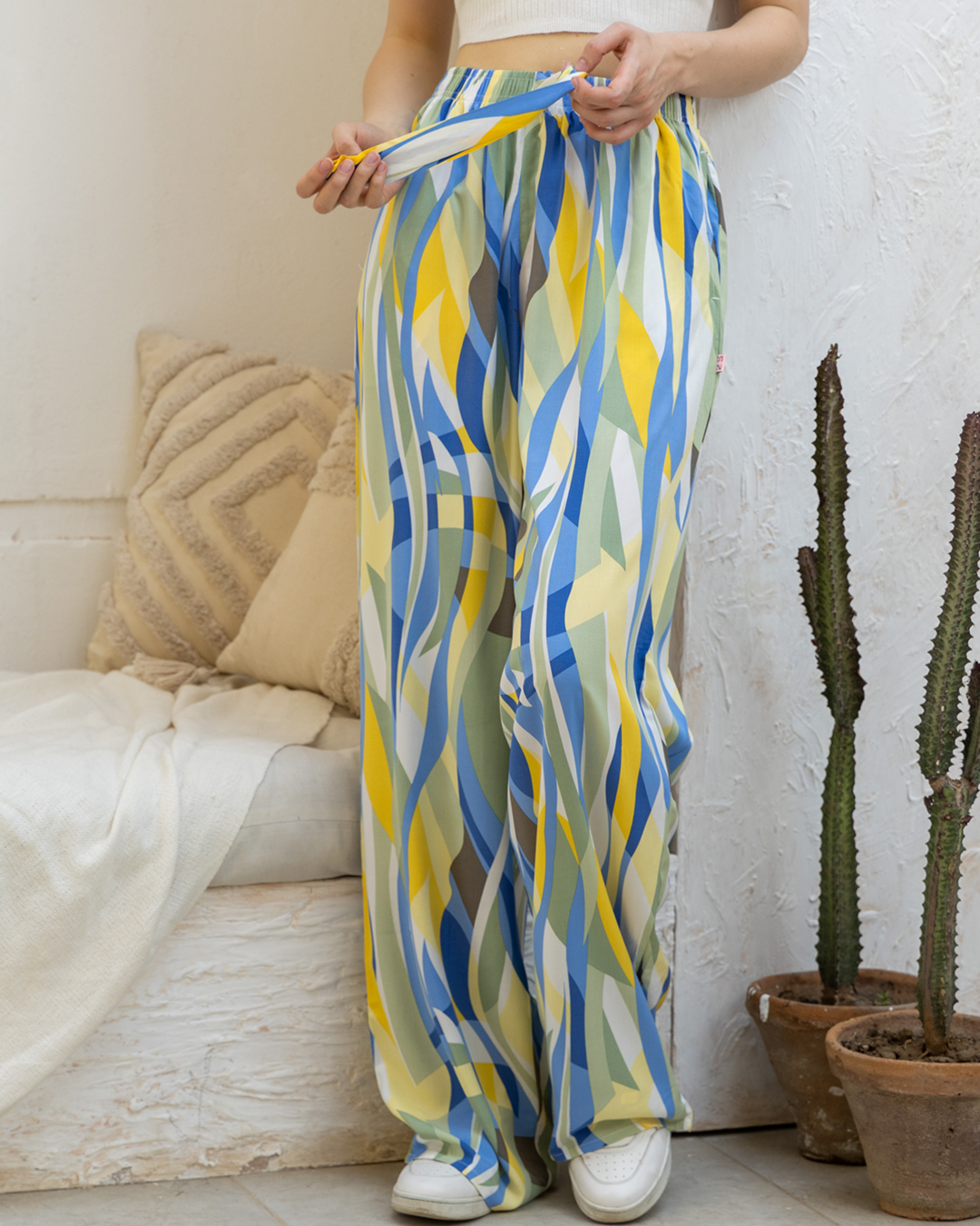 Women's viscose pants printed in colors
