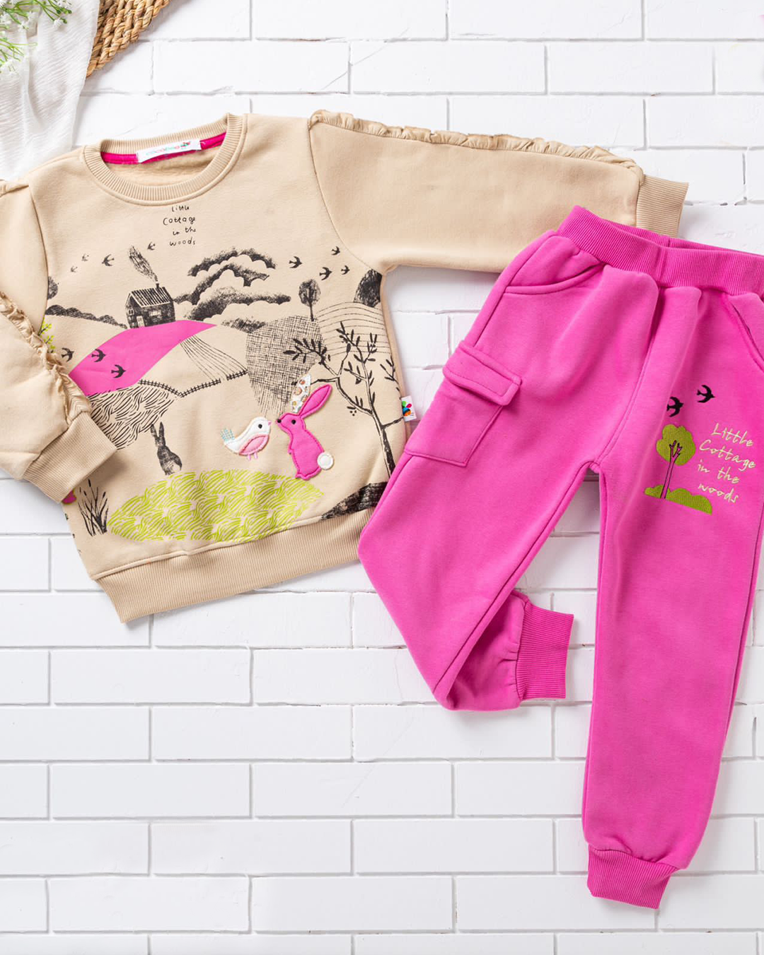 little cottage  بيجامه بناتي