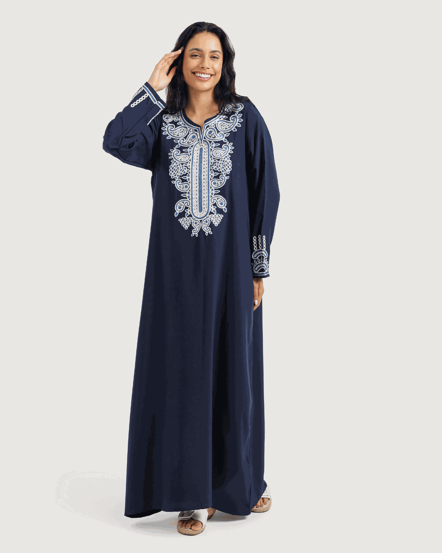 13 قميص داكرون سادة مطرز بكم