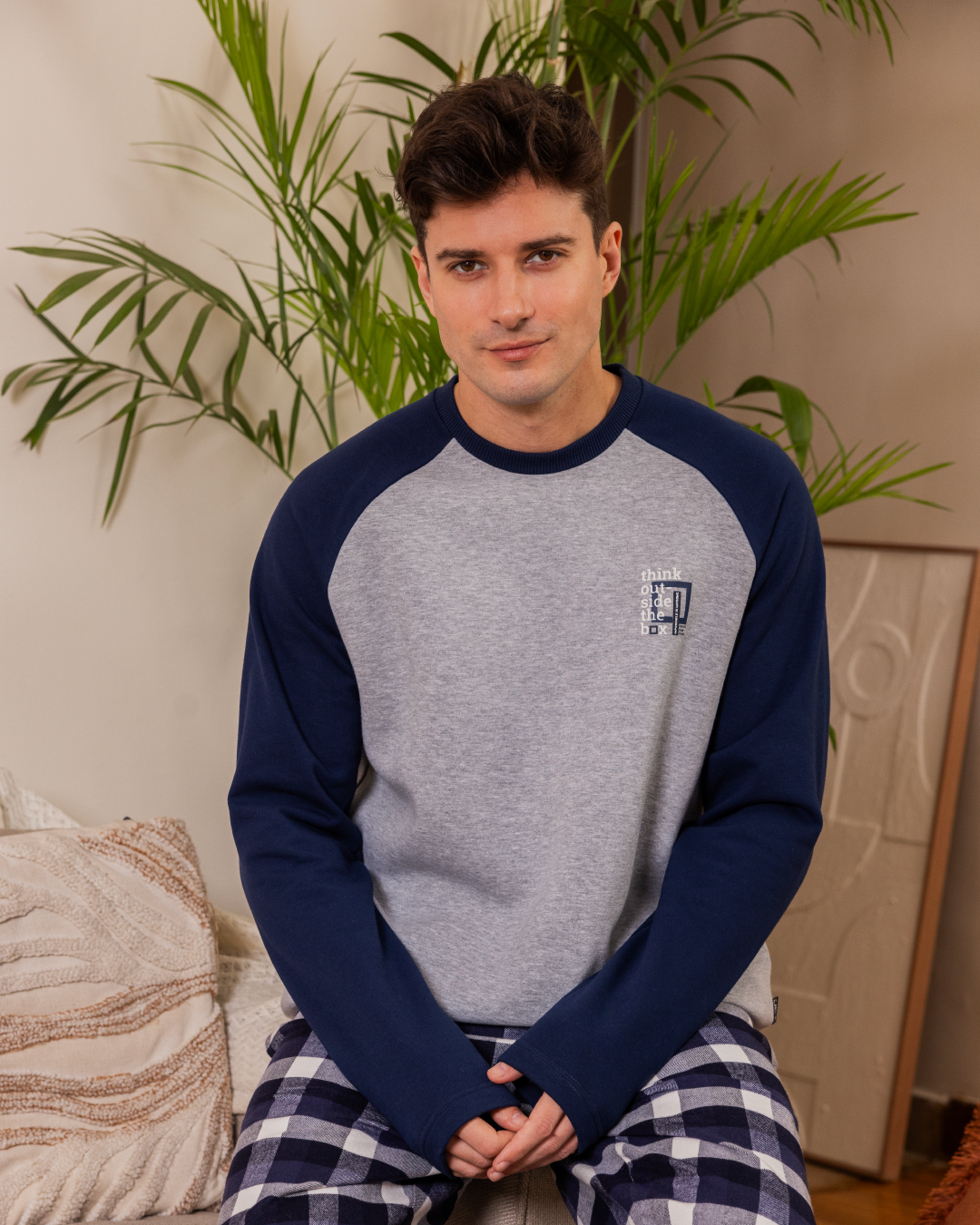 Men's pajamas, plain long-sleeved raglan T-shirt with round neck and plaid pants