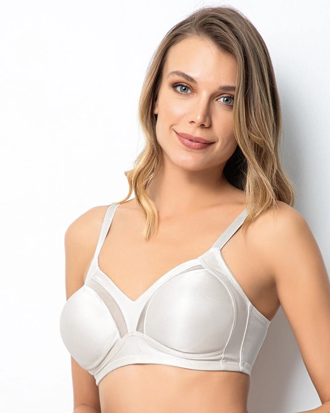 برا حريمي كب ميني ميزر بدون دعامه