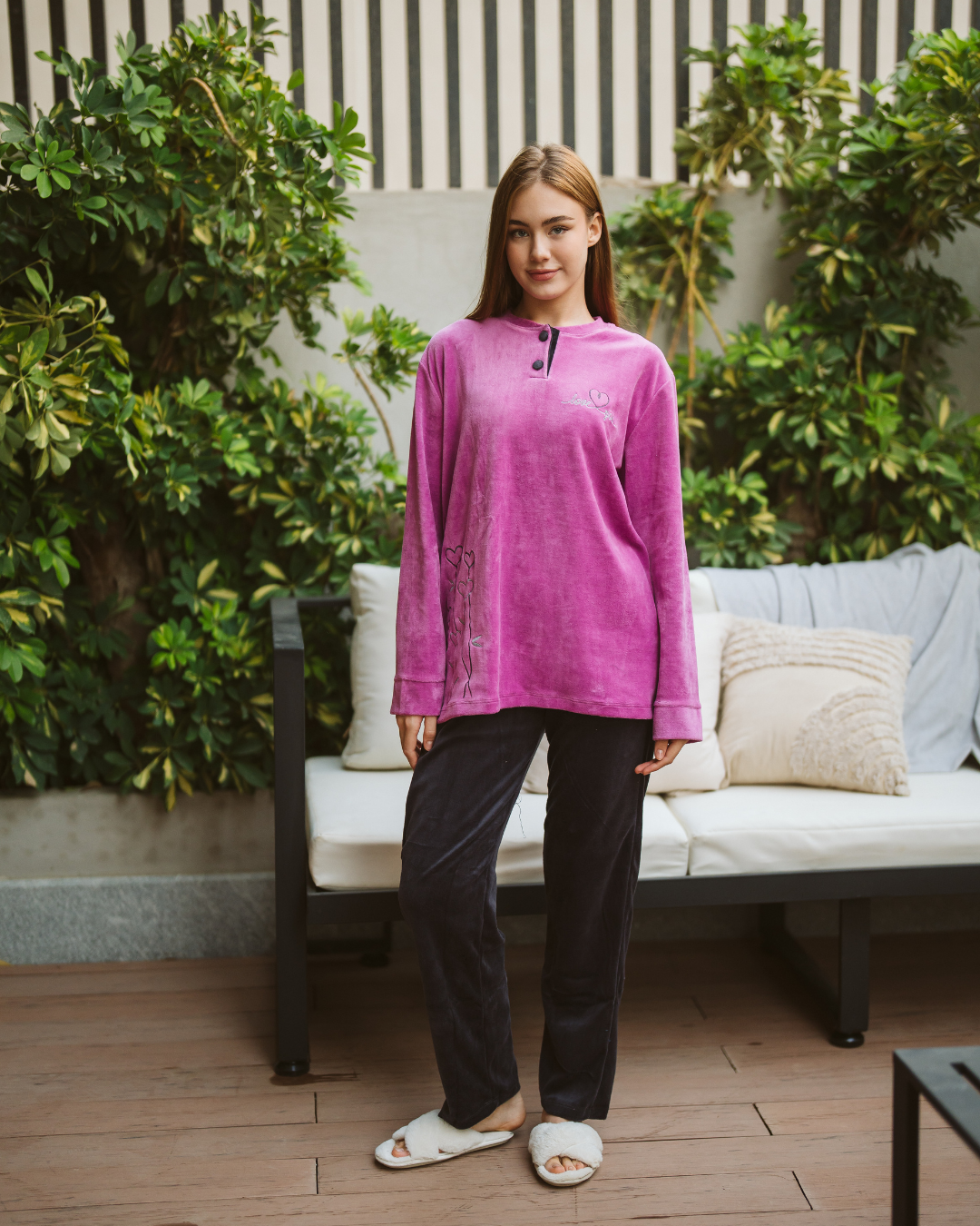 love you بيجامه حريمي مردبولو تطريز قطيفه