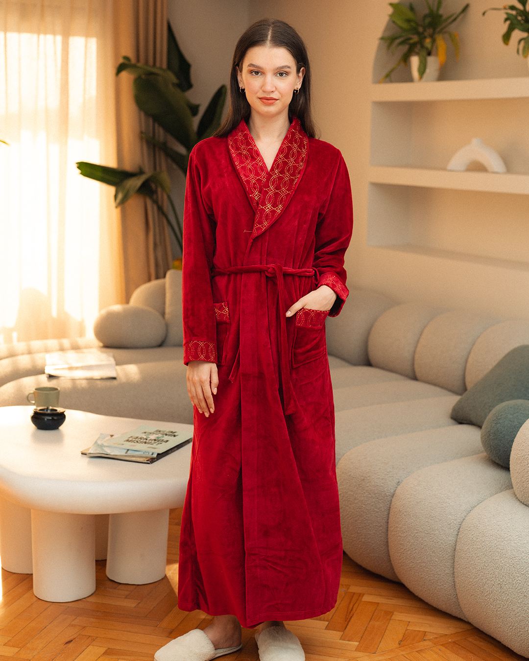 روب حريمي سيجاف كول شال تطريز الكابوتنيه دهبى قطيفة