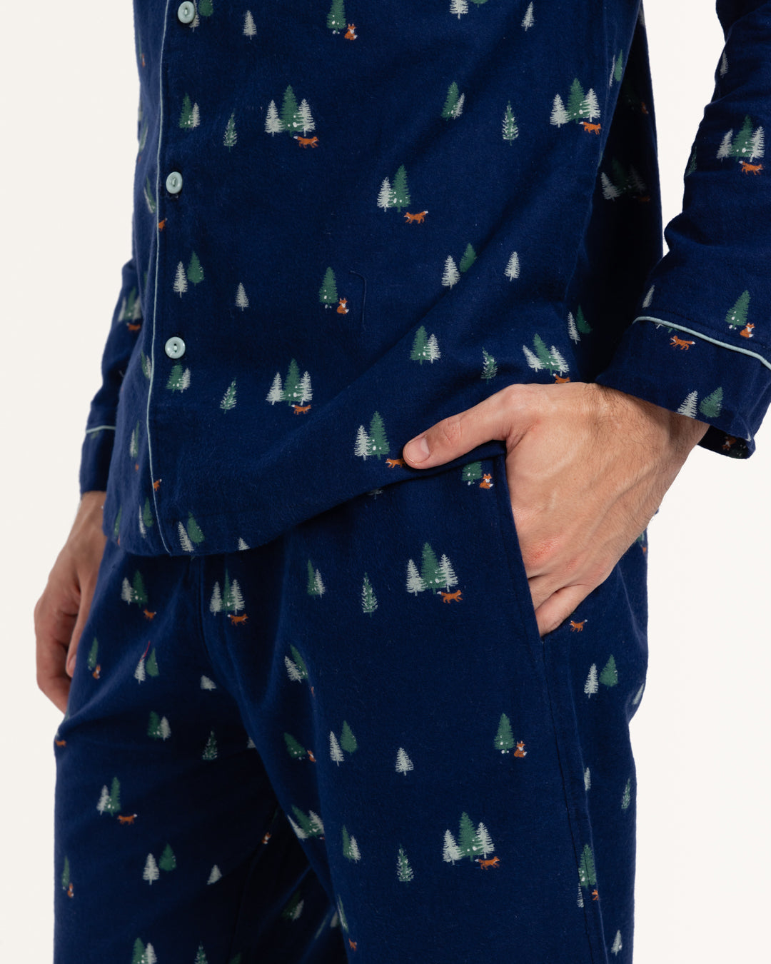 بيجاما بزراير أشجار الكريسماس