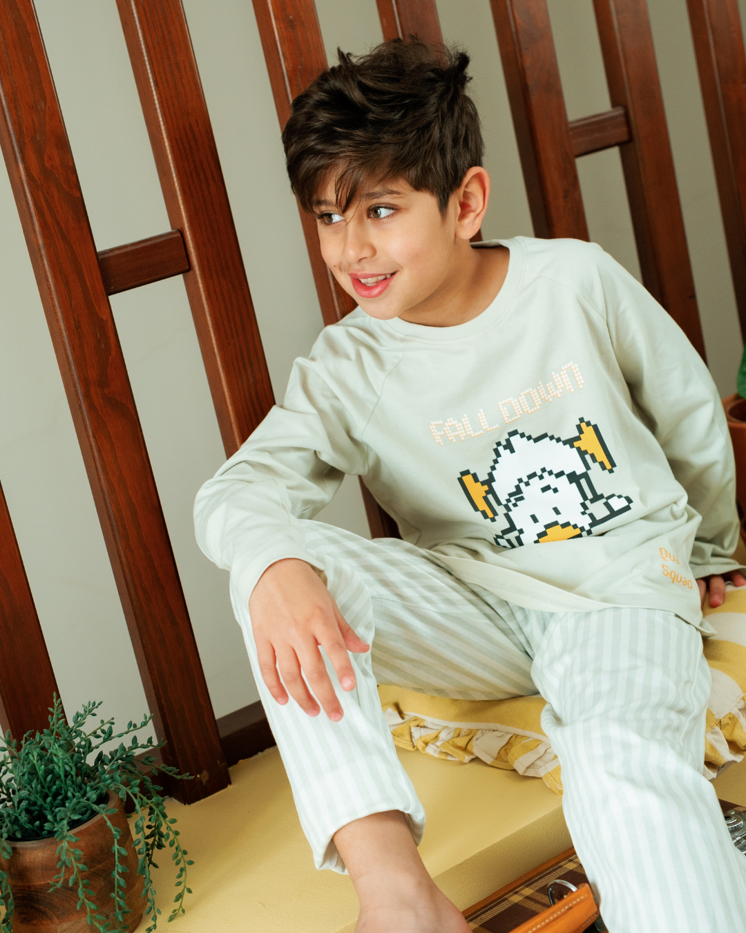 Junior boys' long-sleeve pajama with striped pants