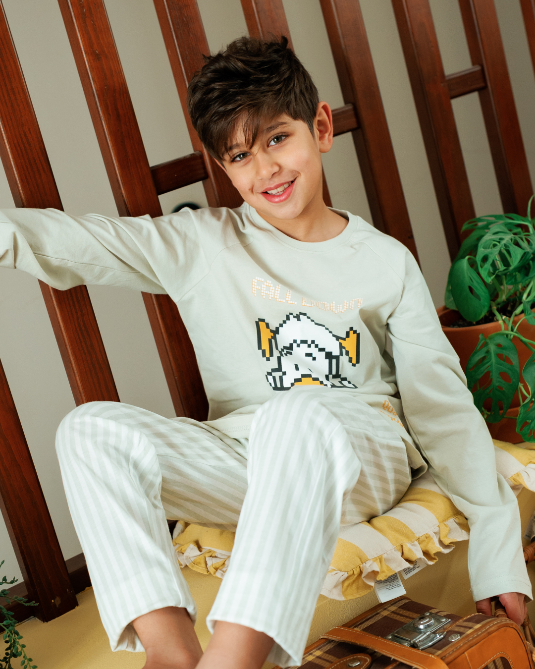 Junior boys' long-sleeve pajama with striped pants