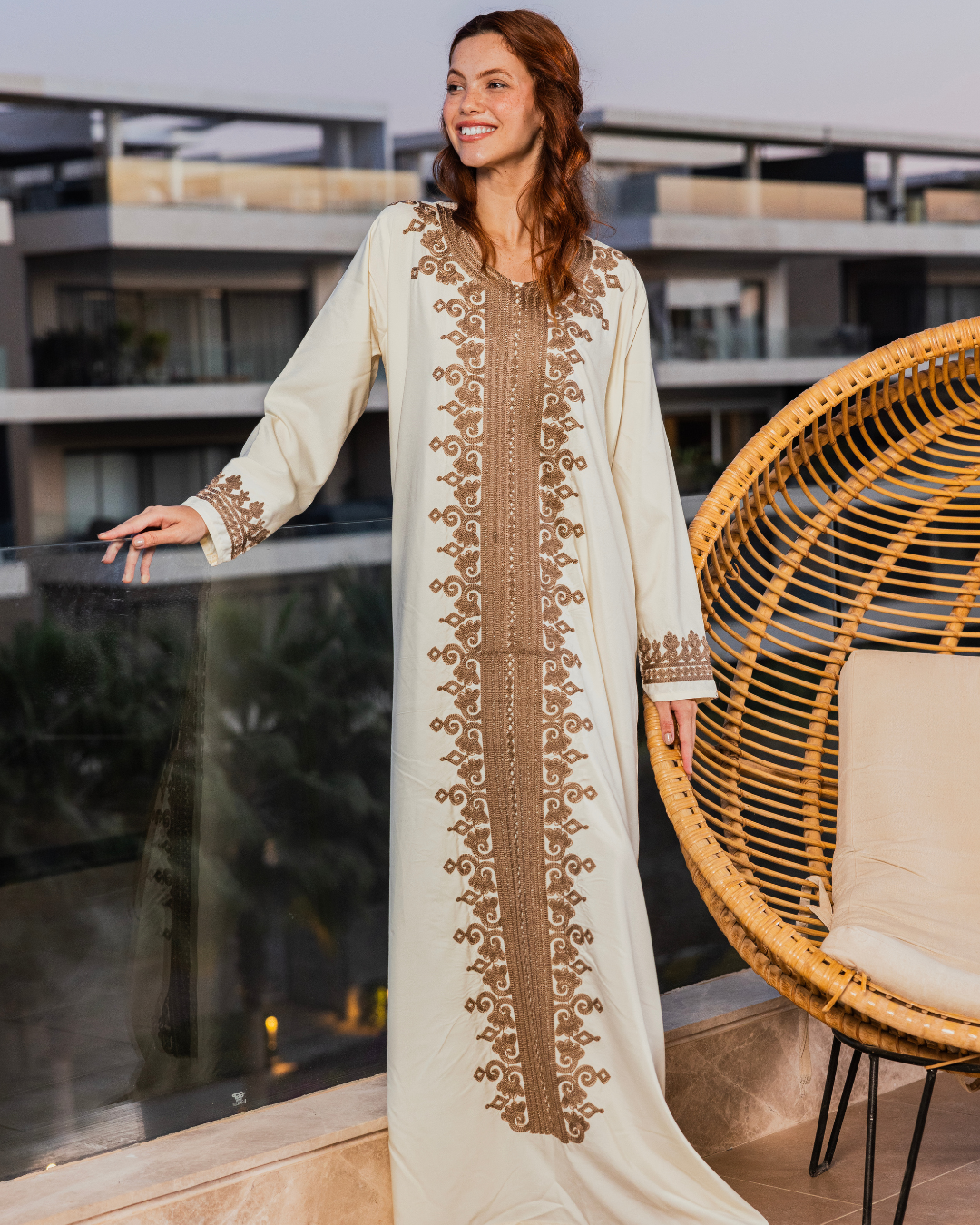 قميص داكرون سادة بكم مطرز بالطول 10