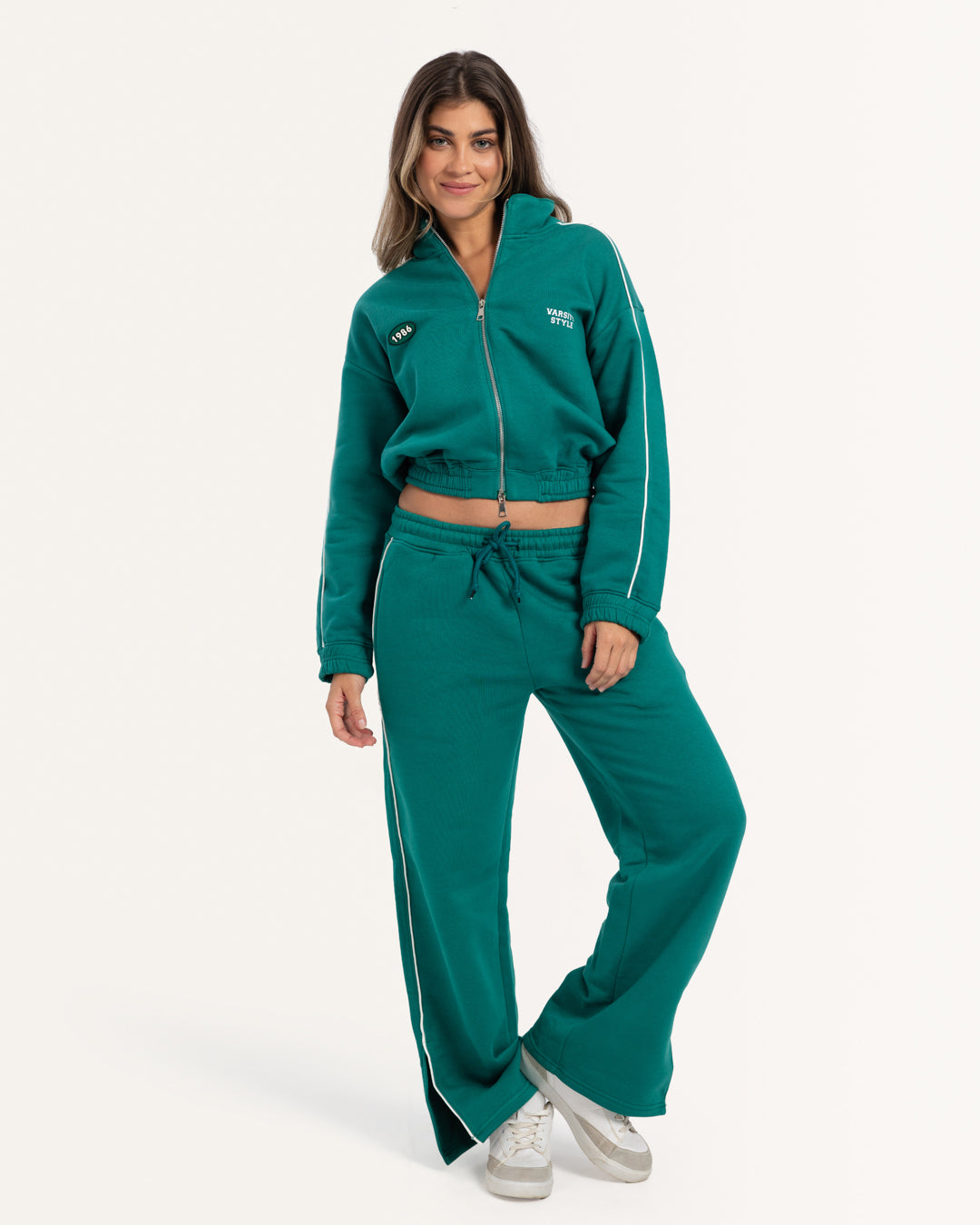 طقم حريمي رياضي كولة عالية