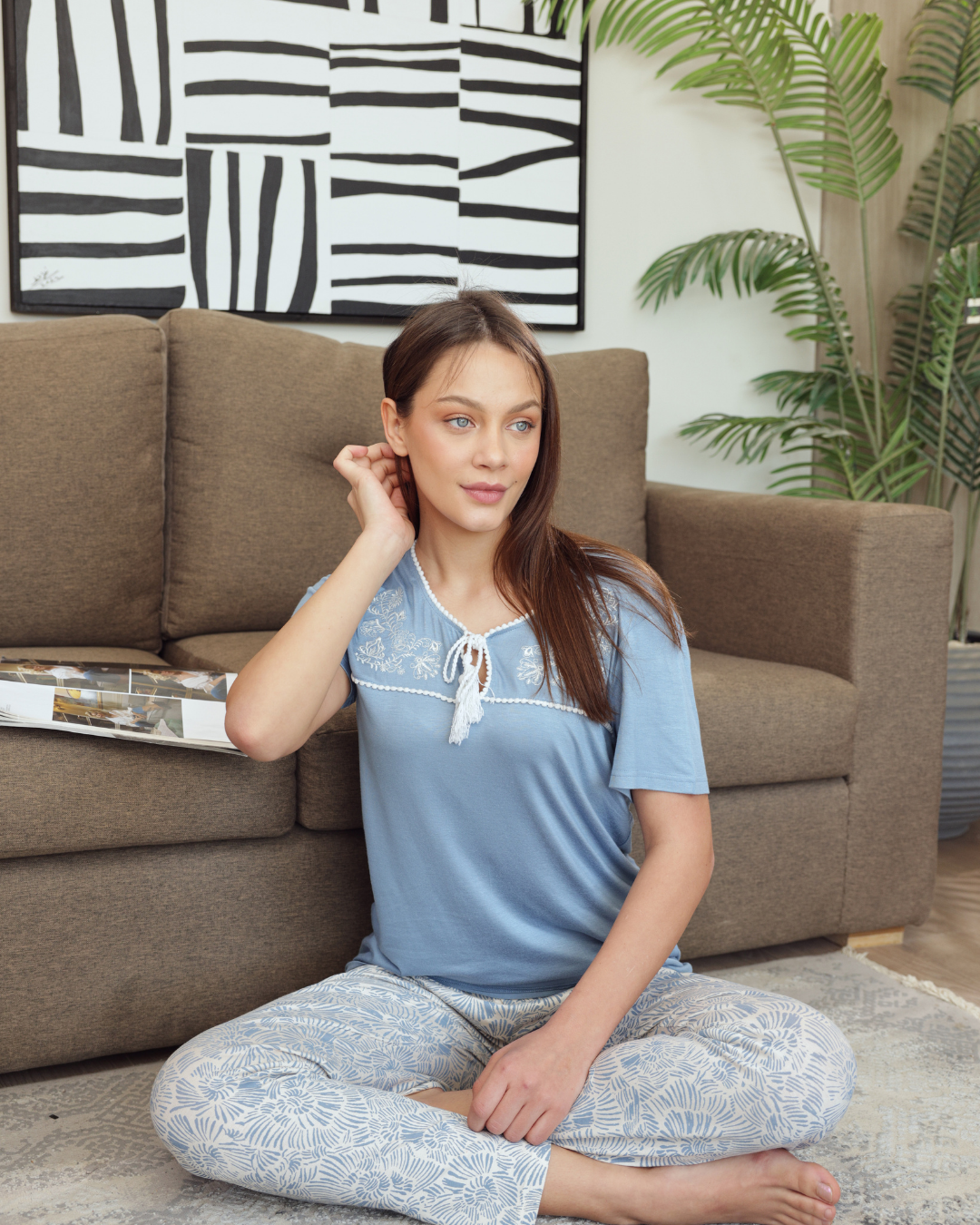 بيجاما حريمي نصف كم بنطلون طويل تطريز فرع ورد