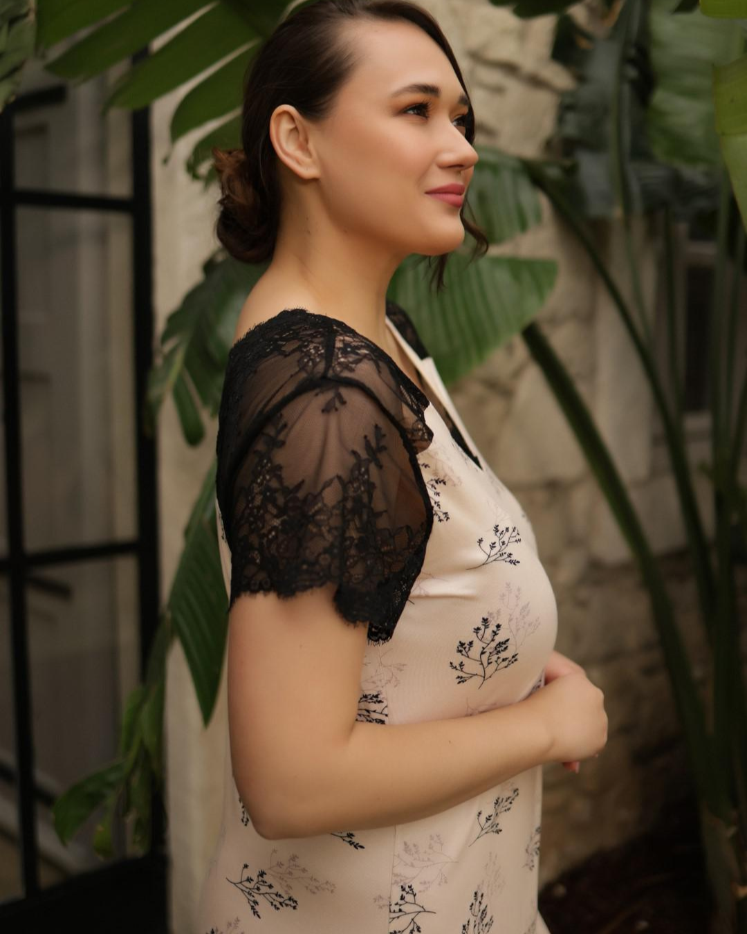 Women's short shirt with half sleeves, lace back, and floral lace