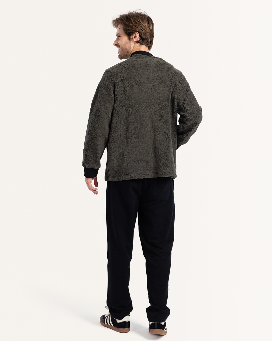 بيجاما بكم طويل و جيب من خامه البنطلون وبنطلون مستقيم