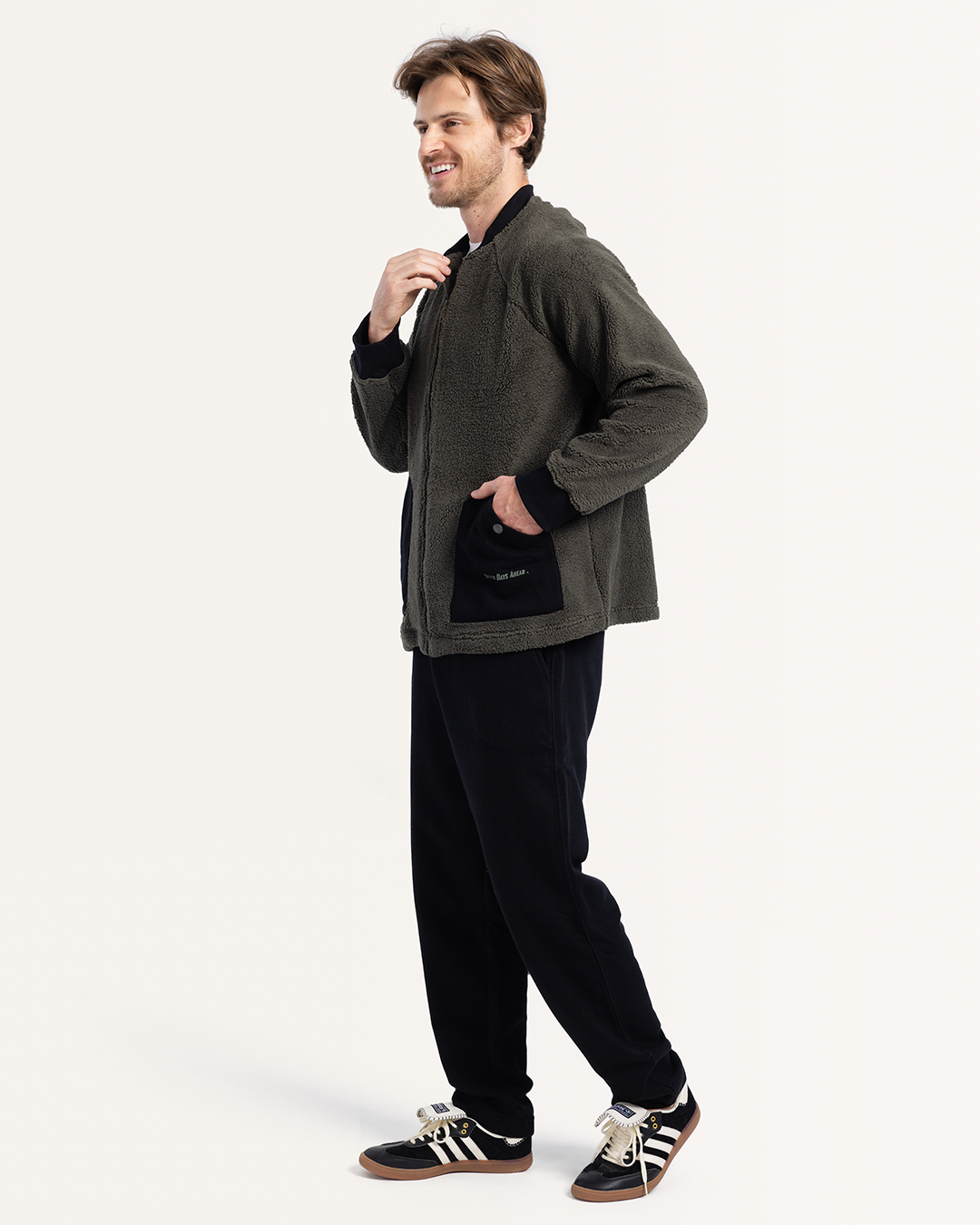 بيجاما بكم طويل و جيب من خامه البنطلون وبنطلون مستقيم