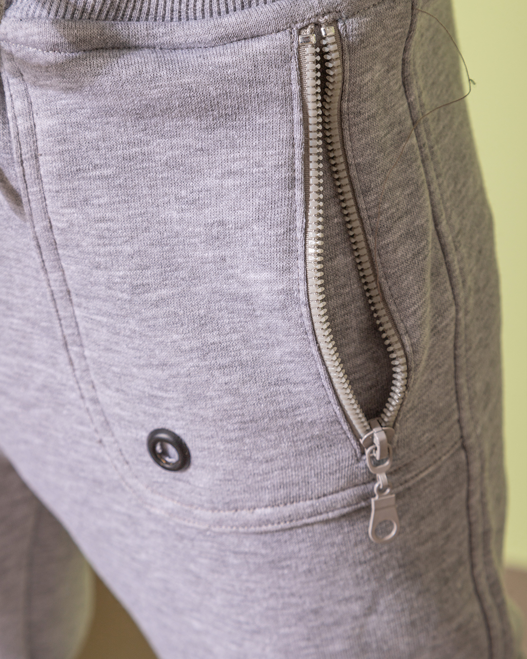 New York is awaiting بيجامة اولادي وسط خريفي