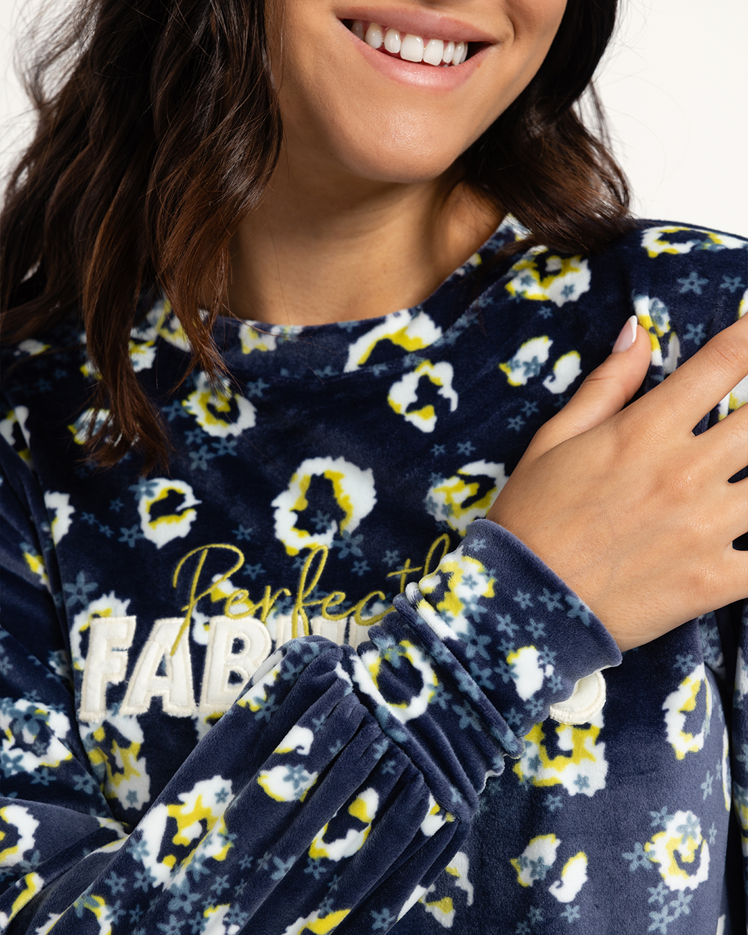 بيجاما قطيفه تايجر