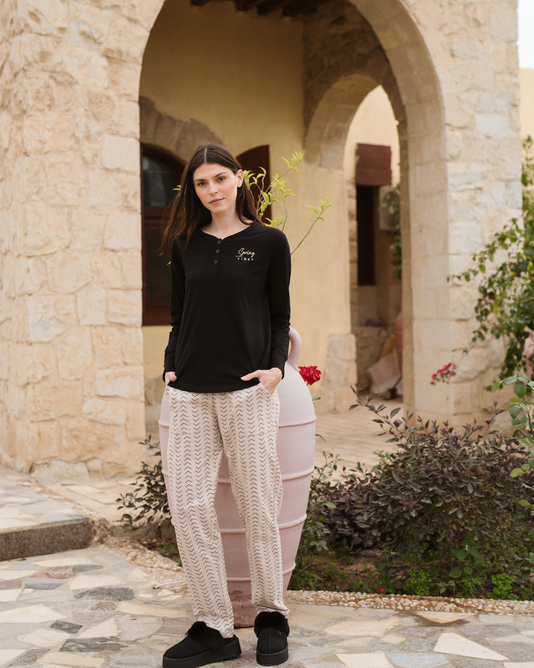 Arrows بيجاما حريمي كُم طويل و زراير