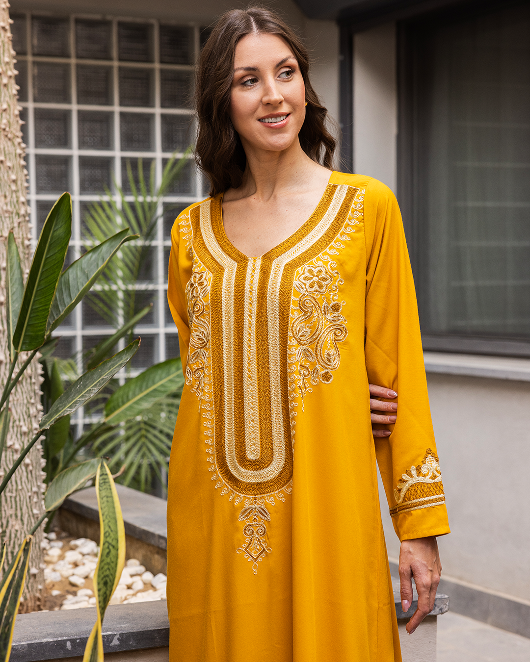 1 قميص داكرون سادة مطرز بكم