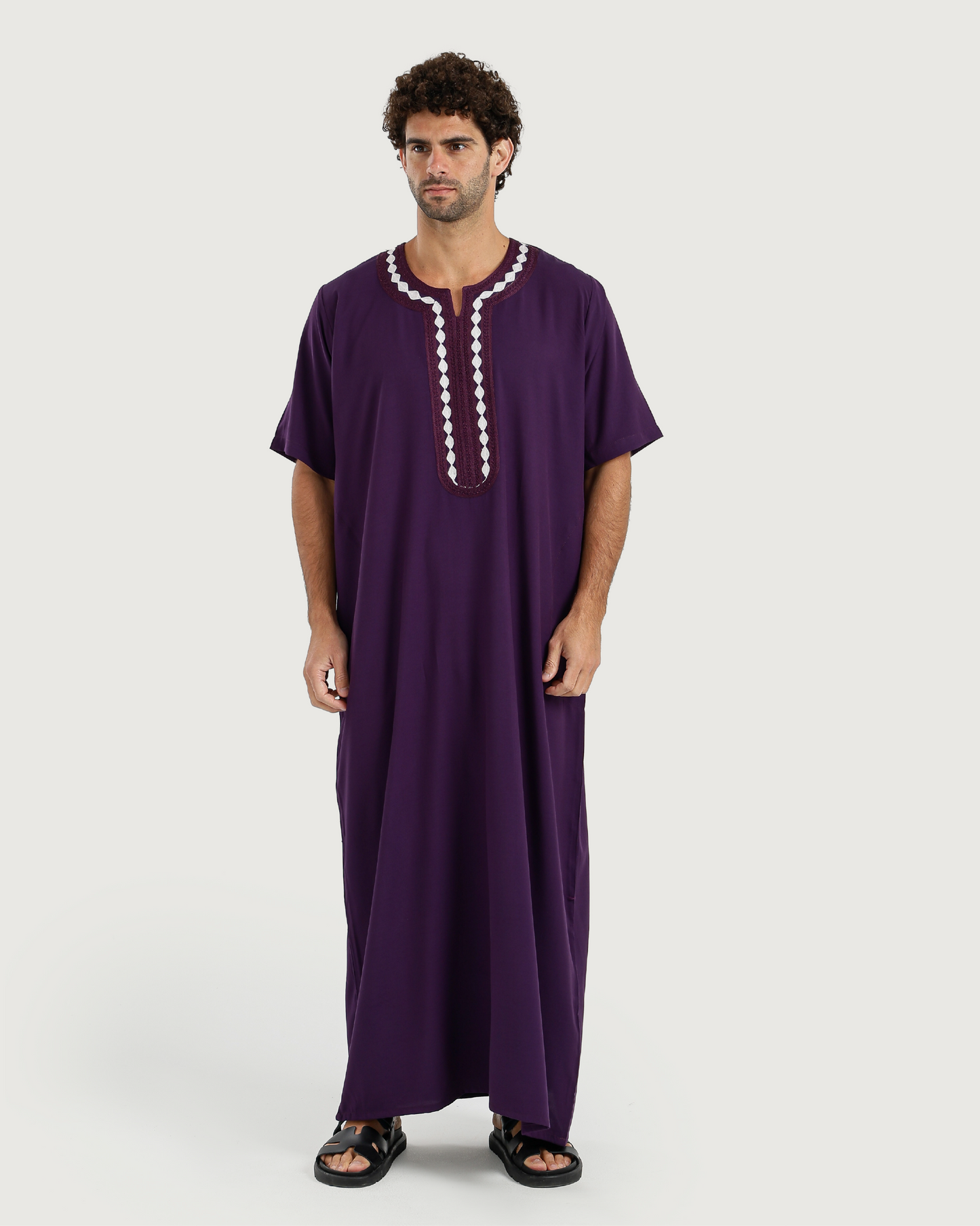 عبايه رجالي نص كم سادة مطرزة 02