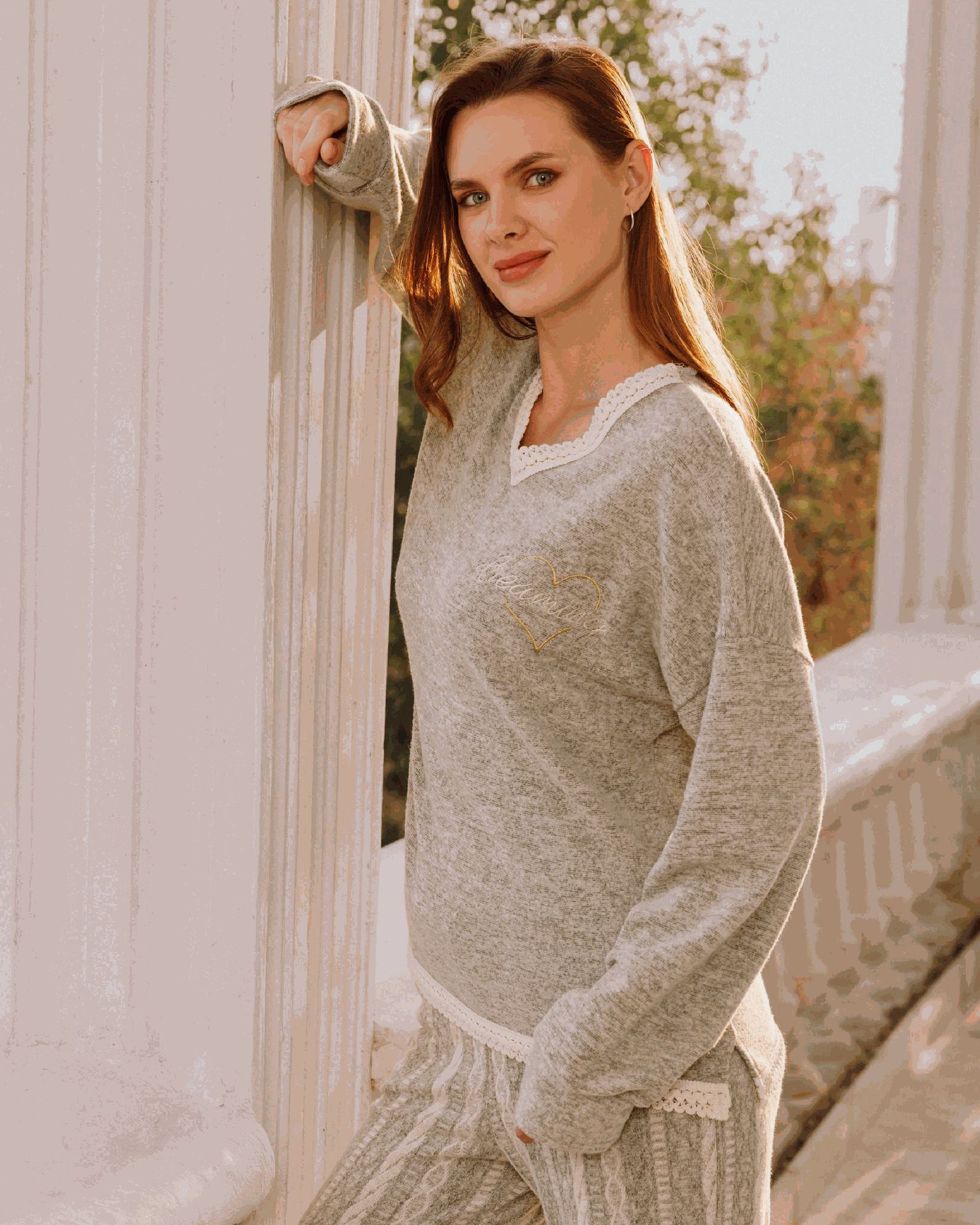 بيجامه حريمي تيشرت كم سبعه بكينار وبنطلون مقلم برباط طباعه علي الصدر قلب