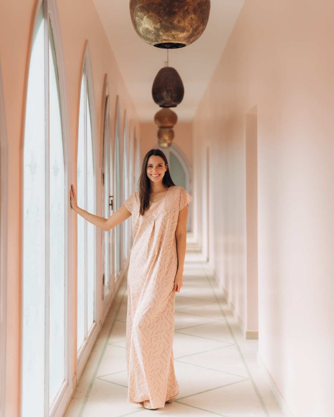 قميص حريمي طويل ربع كم دانتيل علي الصدر طباعة نقط