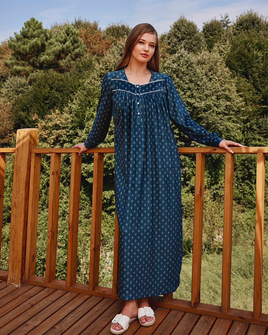 Women polar night gown