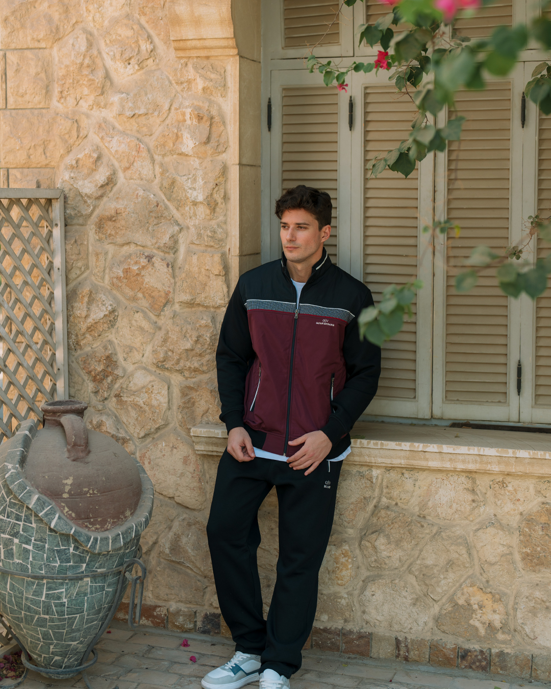 G/V Men's Pajamas with Open Collar and Zipper and Pockets