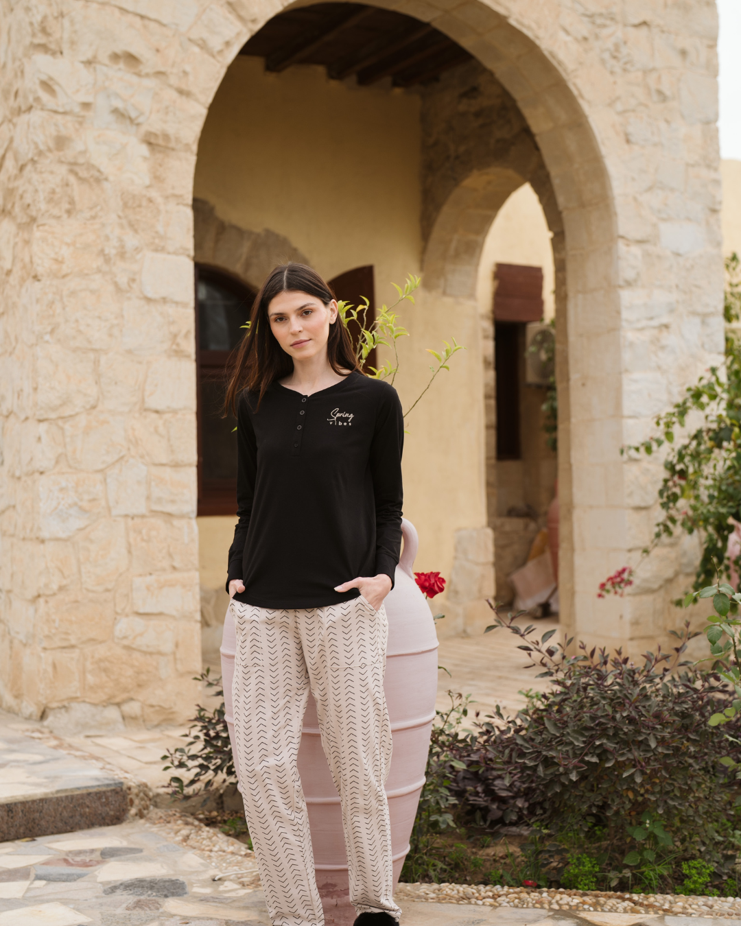 Arrows بيجاما حريمي كُم طويل و زراير