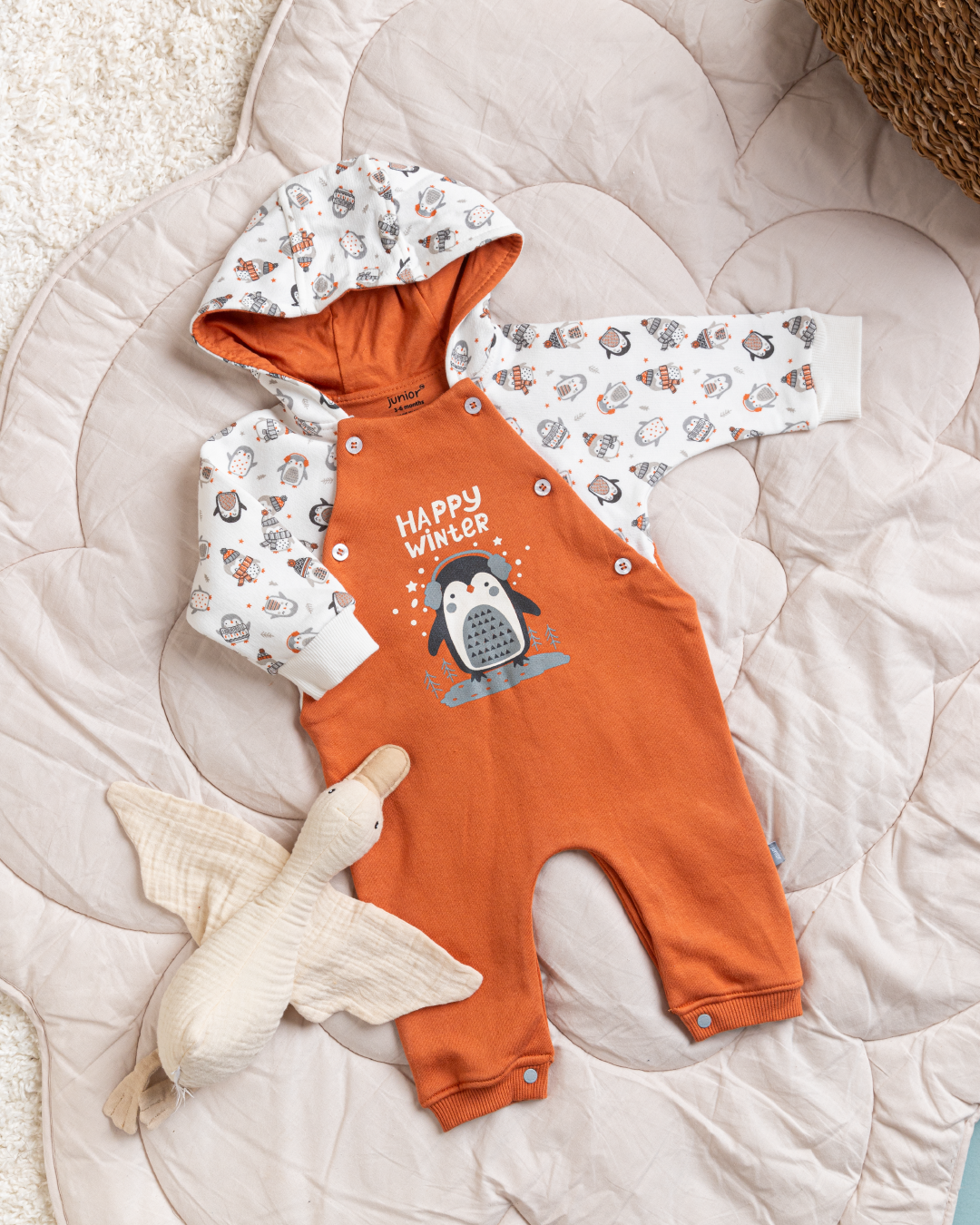 Snow  happy winter سالوبيت بيبي بالكبيشون مطبوع