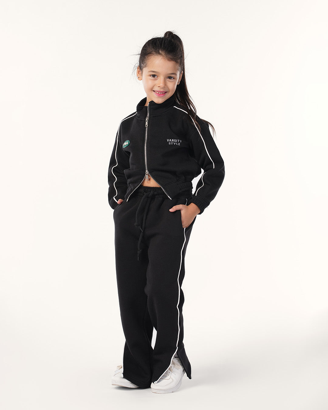 طقم رياضي سوستة و كولة عالية