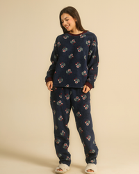 Women pajama set in vintage flower