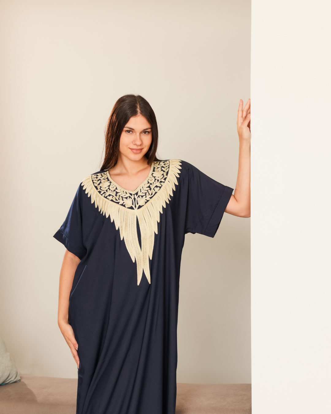 قميص داكرون نص كم مطرز 4