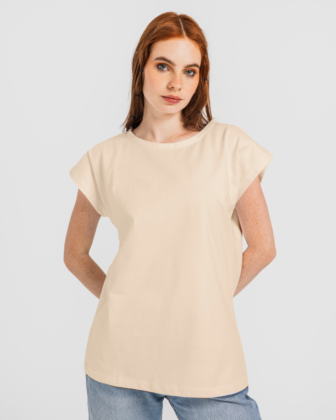 تيشيرت حريمي بيزك نص كم سادة