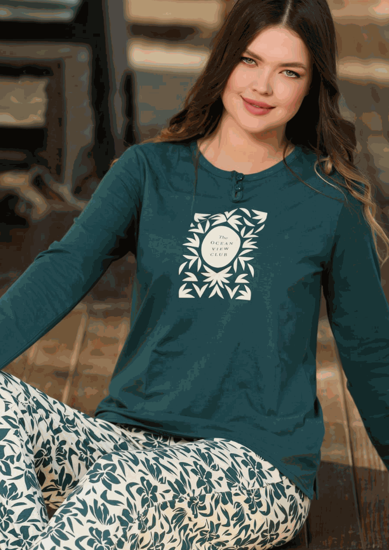 The ocean view club بيجامه حريمي تيشرت كم وبنطلون مطبوع ورد