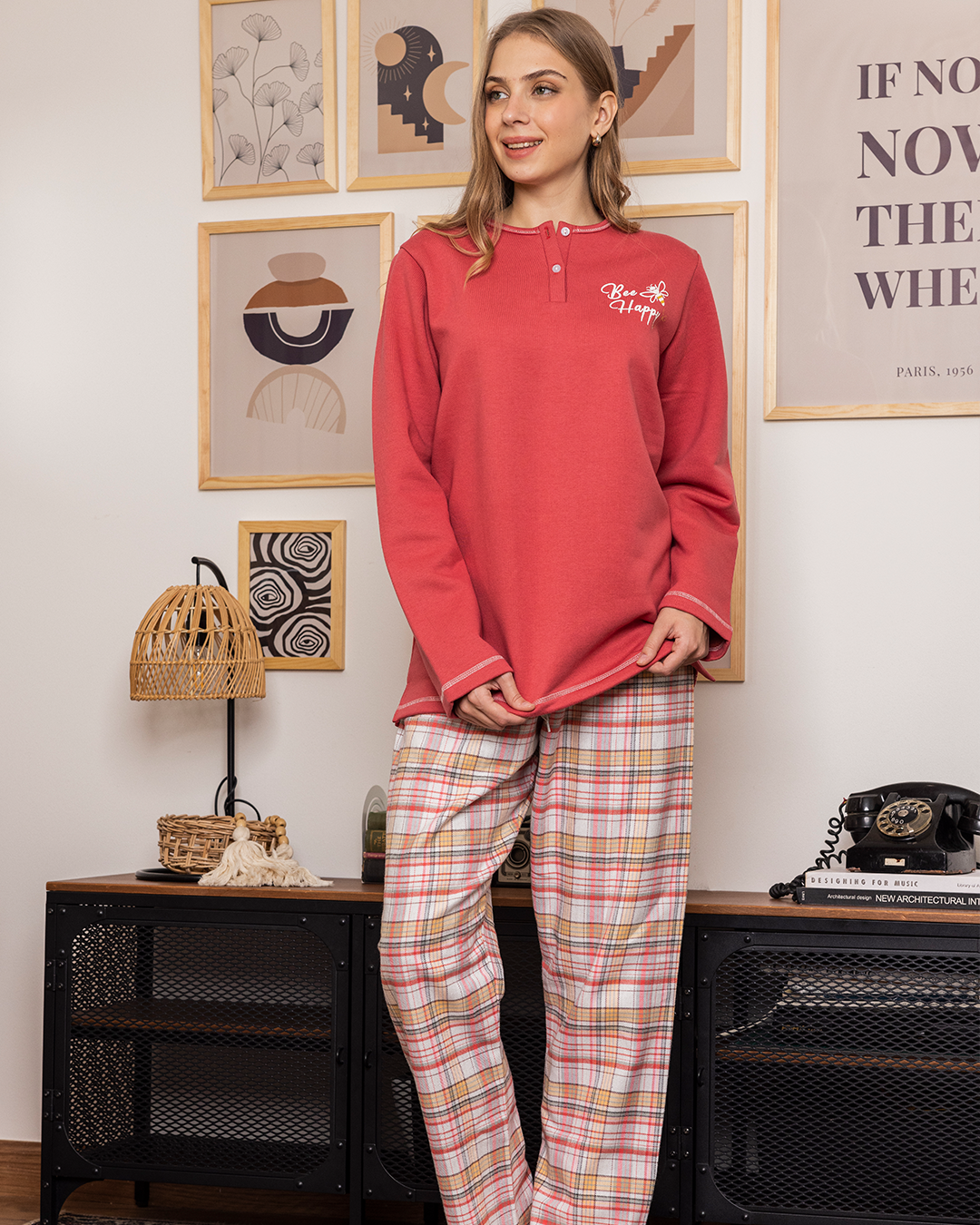 Plain women's pajamas * plaid fabric, plain long-sleeved jacket with a round neck and buttoned collar
