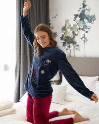 happy new year بيجامه حريمي دوران تطريز الغزاله بولار