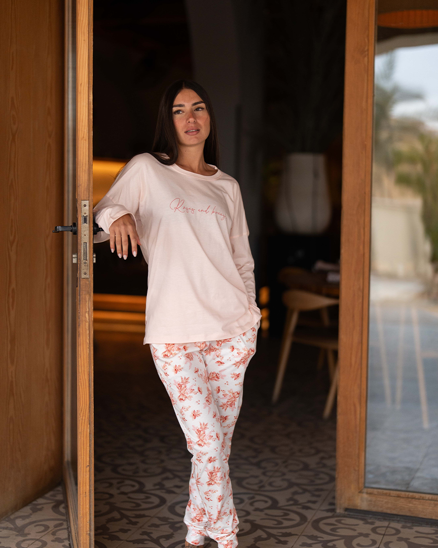 Roses and breeze Women's off shoulder pajamas