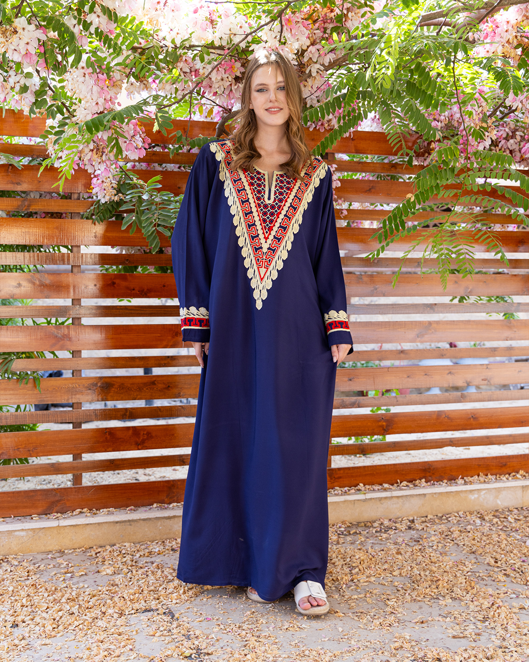 قميص فسكوز مطرز مثلث اتش