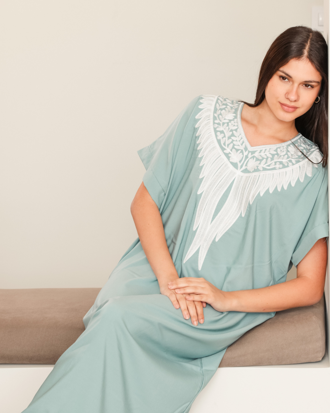 قميص داكرون نص كم مطرز 4