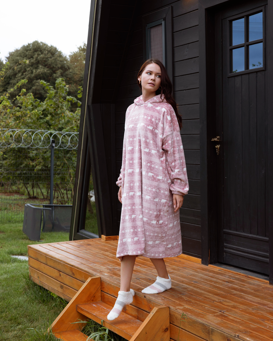 Oversize sweatshirt with a cabochon