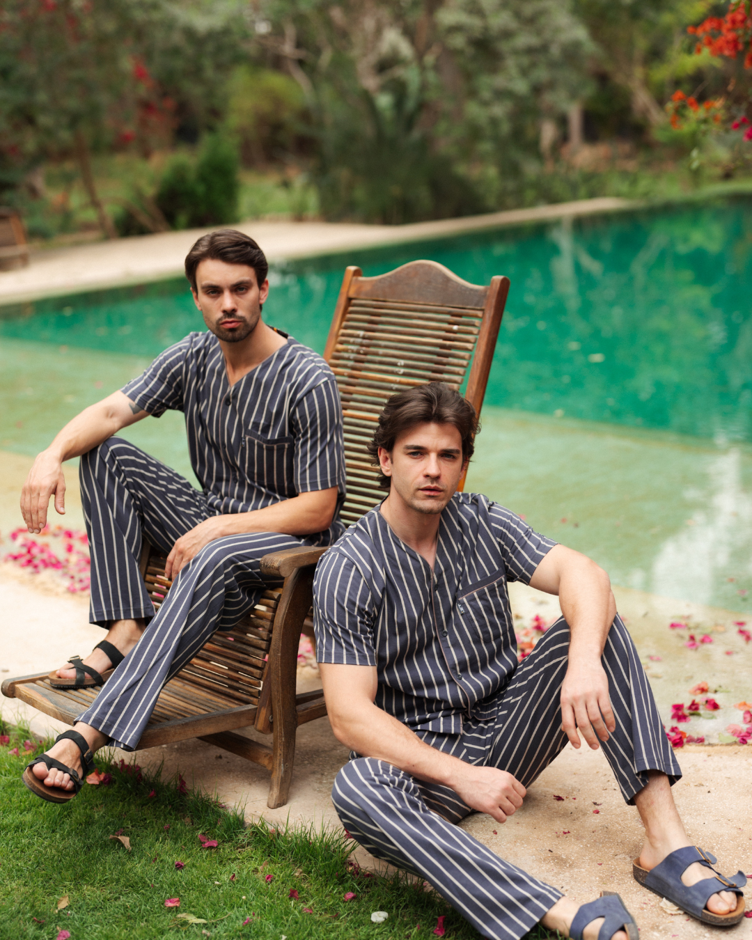 Men's pajamas open with a lot of text and printed trousers