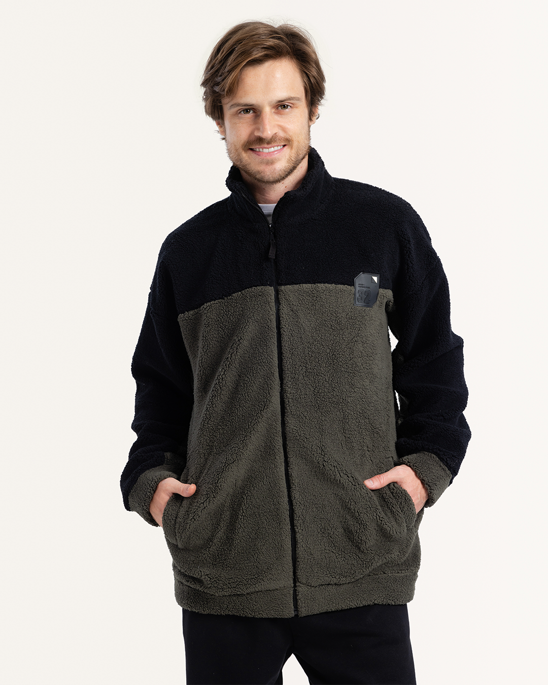 بيجاما بنطلون ميلتون و توب بكم طويل و قصه عند الصدر